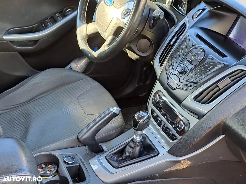 Ford Focus 1.6 TDCI DPF Titanium - 9