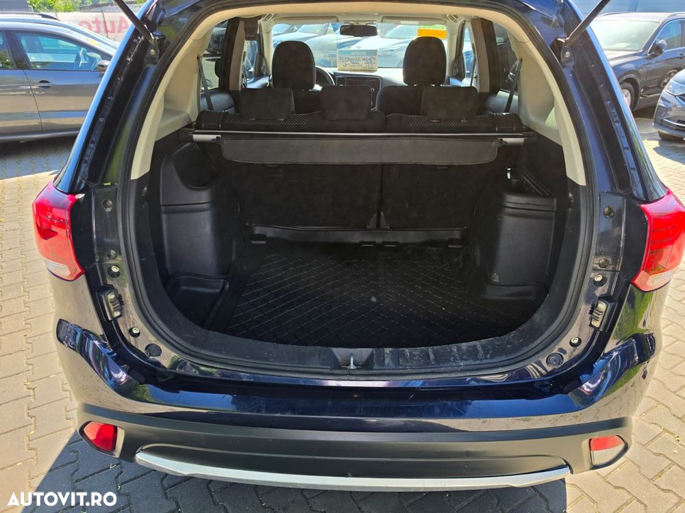 Mitsubishi Outlander - 13