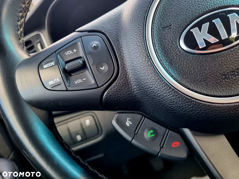 Kia Carens 1.7 CRDi L 7os - 18