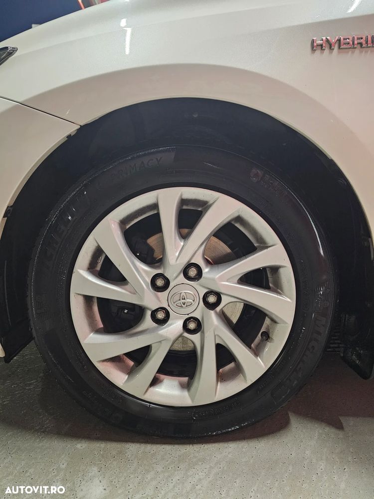 Toyota Auris 1.8 L VVT-i Luna - 9