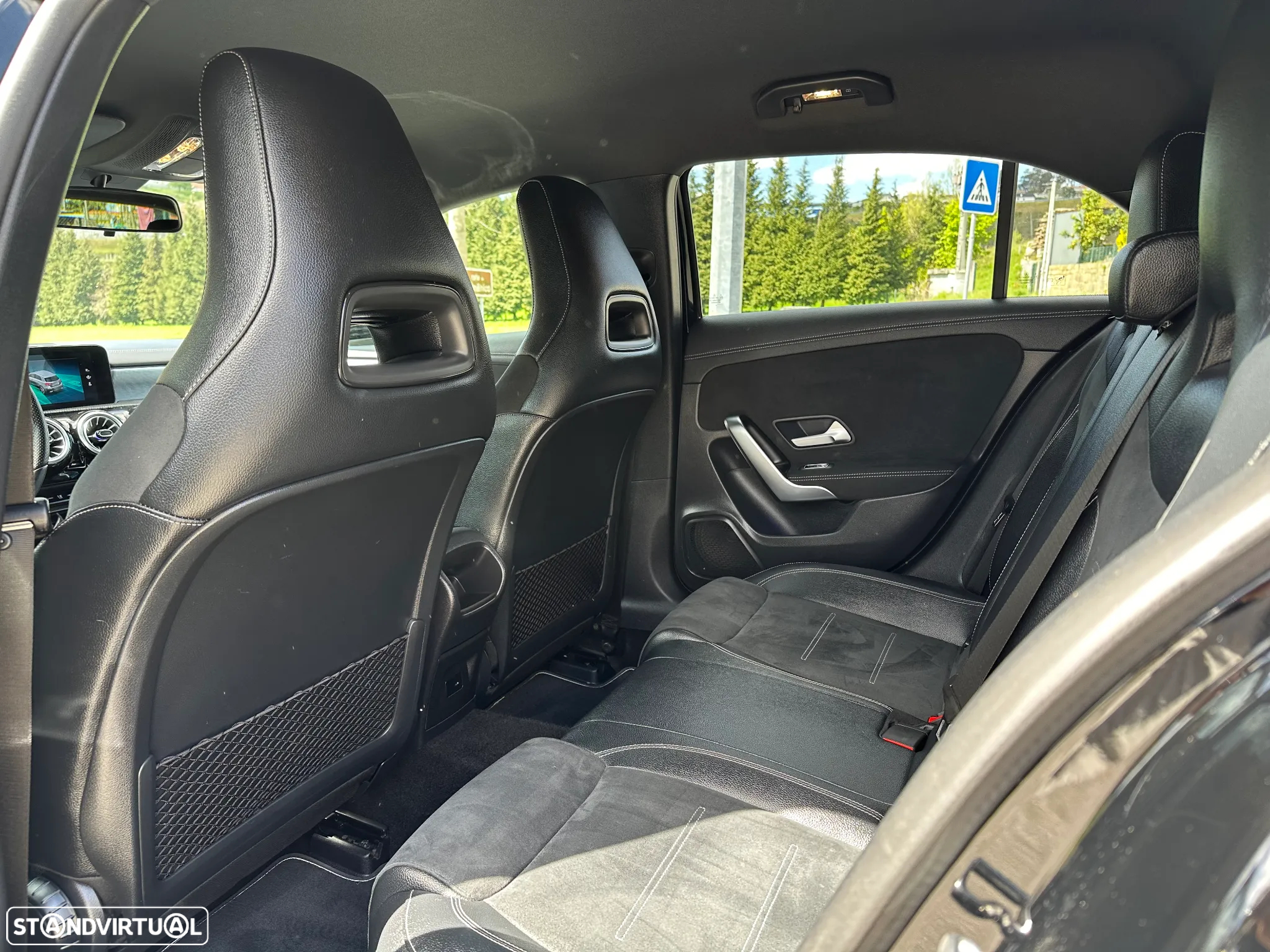 Mercedes-Benz A 250 e AMG Line - 15