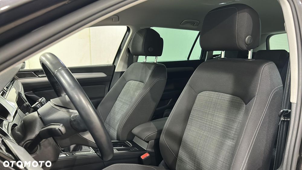 Volkswagen Passat - 17