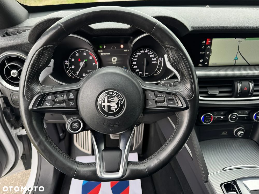 Alfa Romeo Stelvio 2.0 Turbo 16V AT8-Q4 Veloce - 34