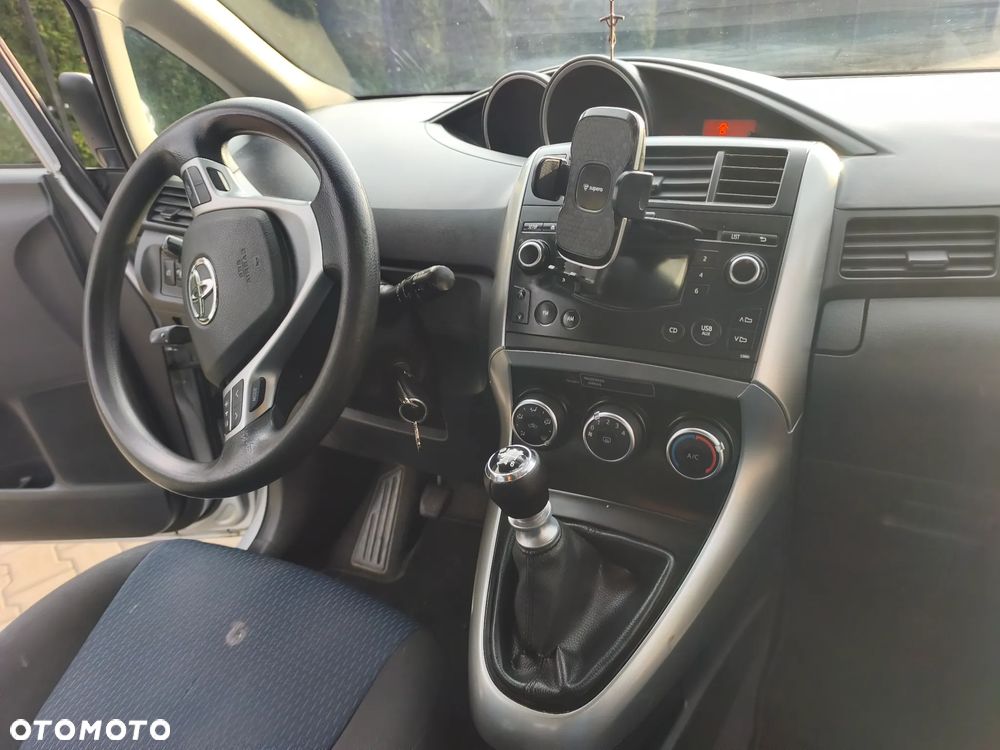 Toyota Verso 2.0 D-4D Active - 21
