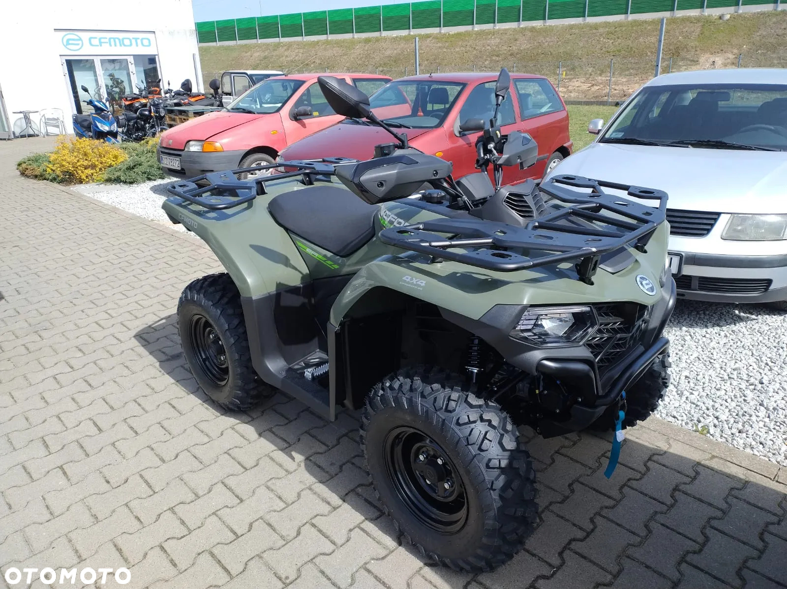 CFMoto CForce - 12