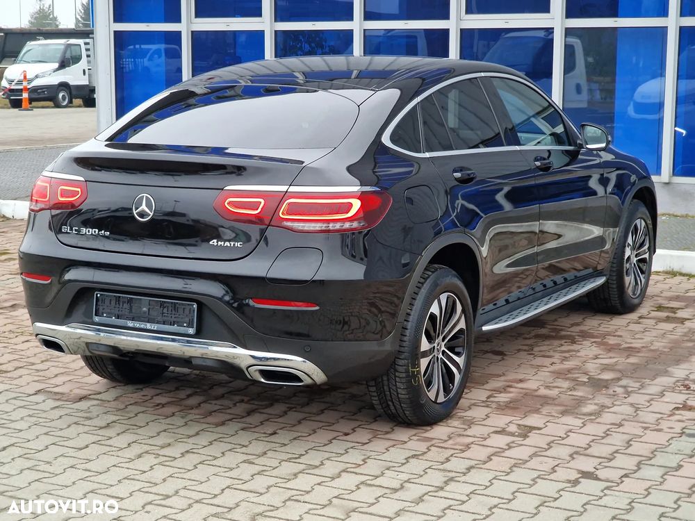 Mercedes-Benz GLC Coupe 300 de 4Matic 9G-TRONIC - 11