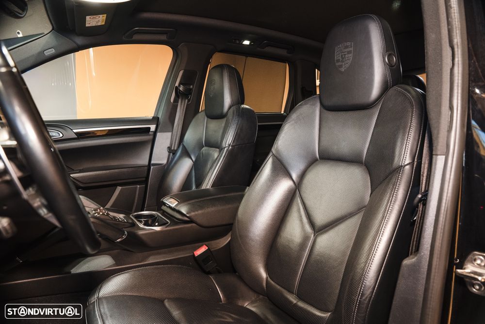 Porsche Cayenne Platinum Edition - 6