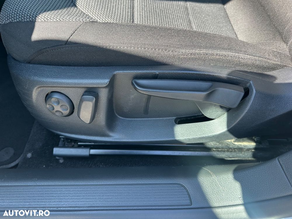 Volkswagen Passat 2.0 TDI DSG BlueMotion Technology Comfortline - 21