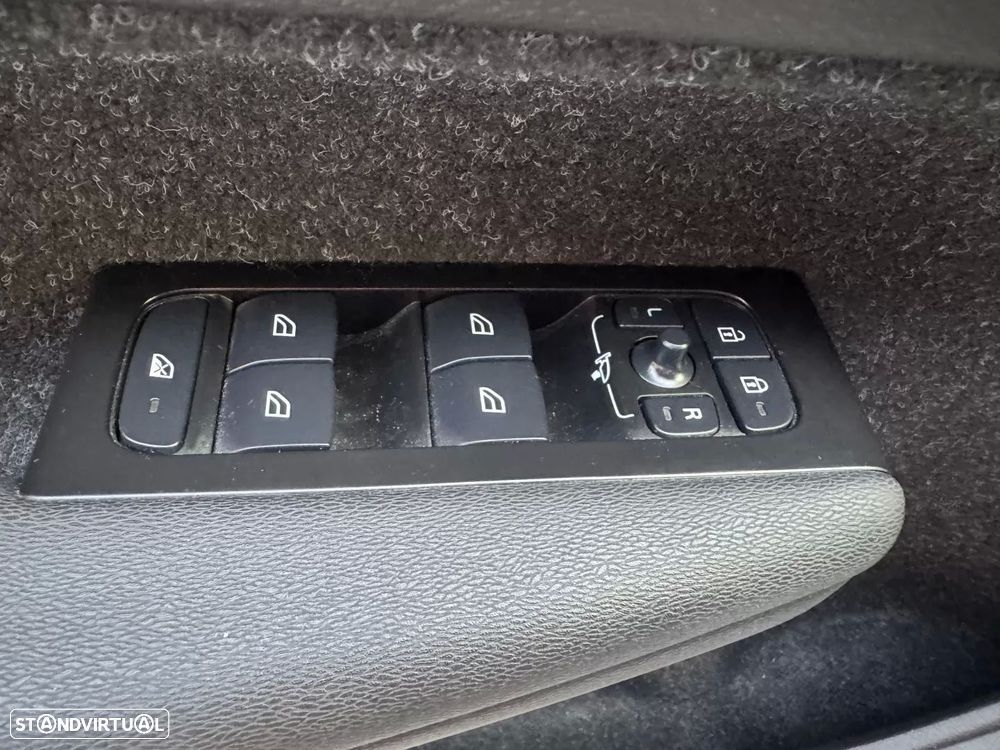 Volvo XC 40 P8 AWD Recharge RDesign - 43