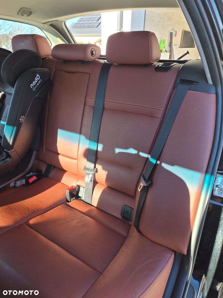 BMW Seria 3 318i Edition Exclusive - 22