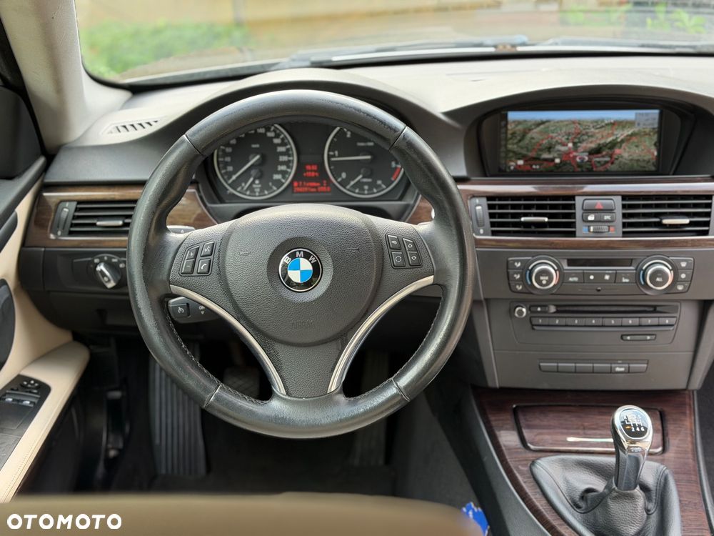 BMW Seria 3 320d - 19