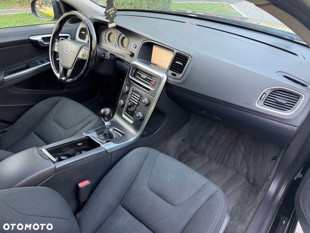 Volvo V60 D4 Business Edition - 32