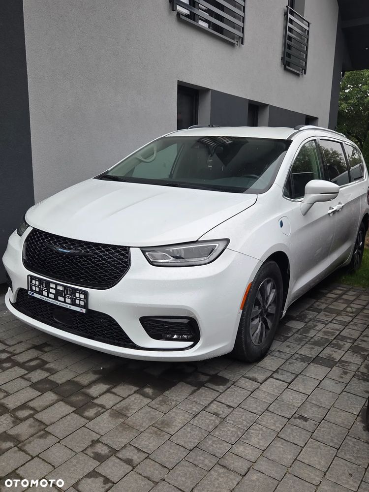 Chrysler Pacifica - 20