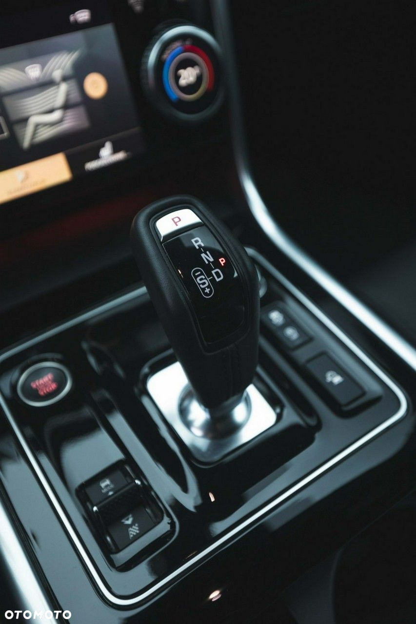 Jaguar XE - 22