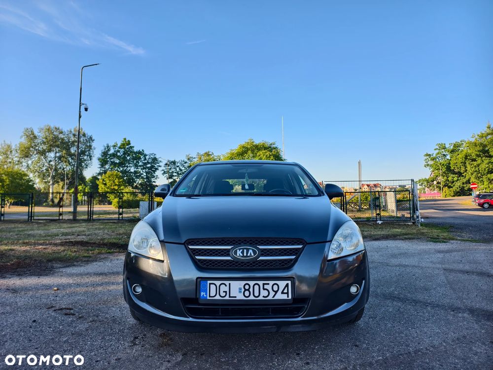 Kia Ceed - 12