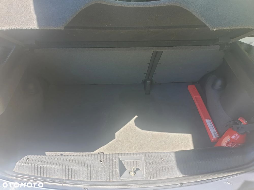 Opel Corsa 1.2 16V - 18