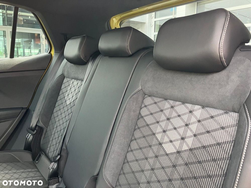 Volkswagen T-Cross - 24