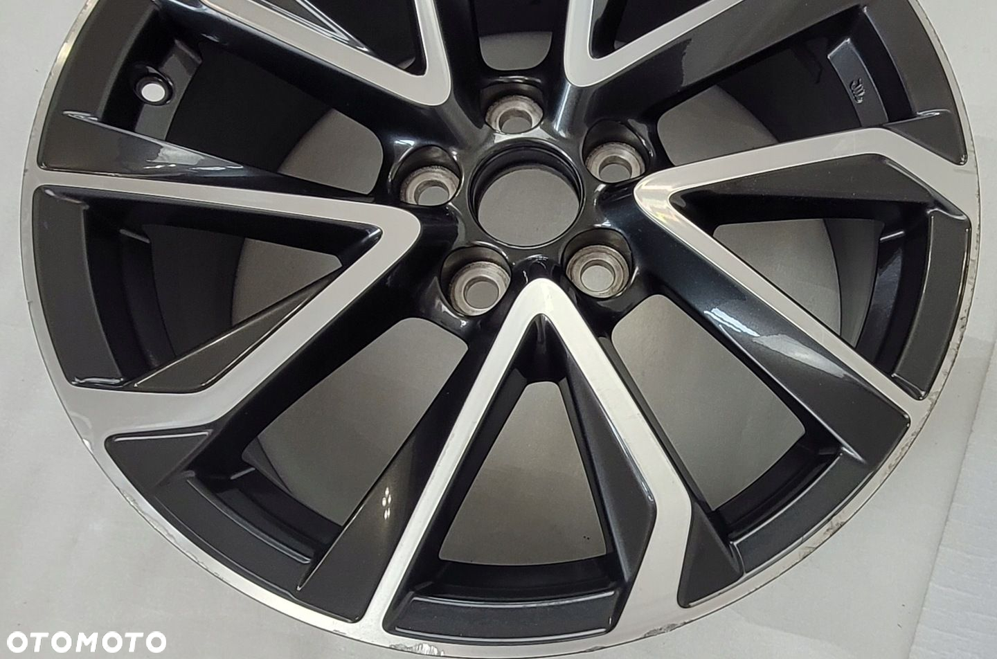 FELGA TOYOTA COROLLA E21 8x18 18 ET40 5x114,3 3419-5 - 9
