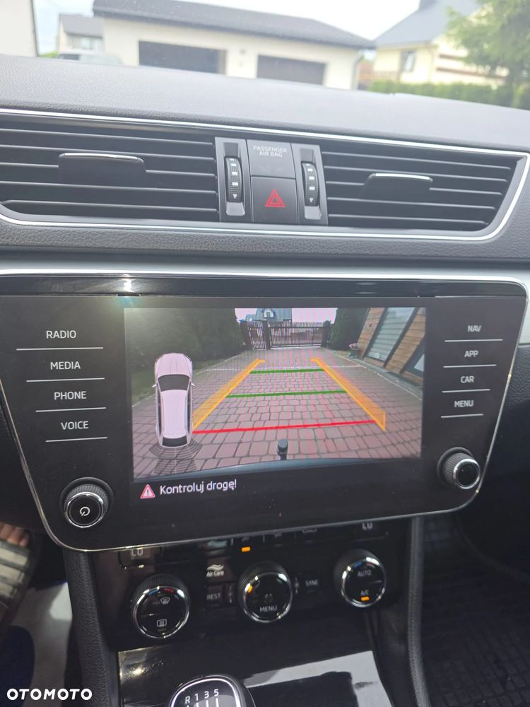 Skoda Superb 2.0 TDI 4x4 Premium Edition - 10