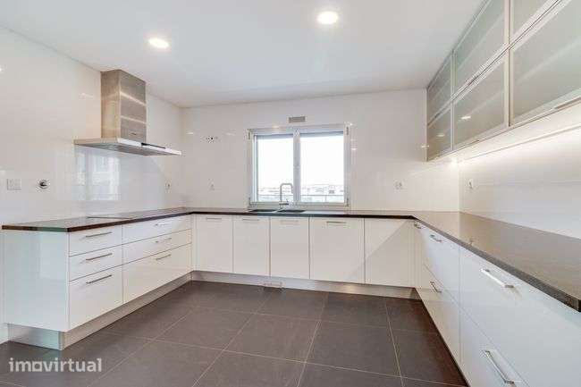 Apartamento para venda T4 como novo nas Colinas do Cruzeiro - Grande imagem: 4/10
