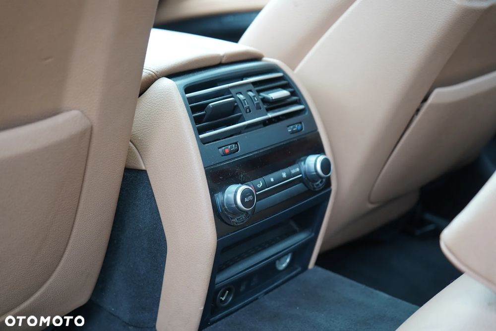 BMW Seria 7 740d xDrive - 13