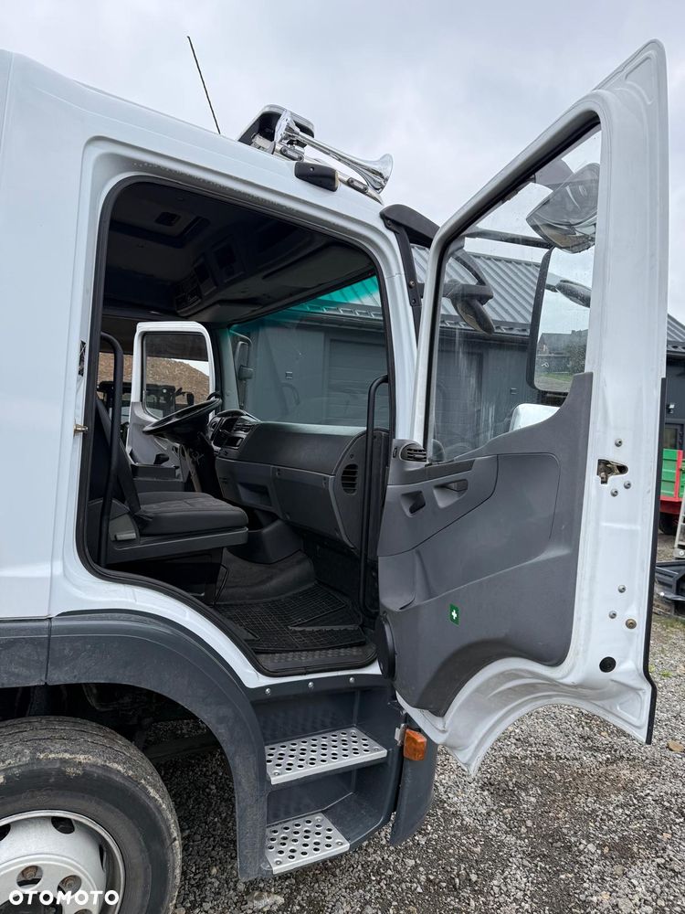 Mercedes-Benz - 7