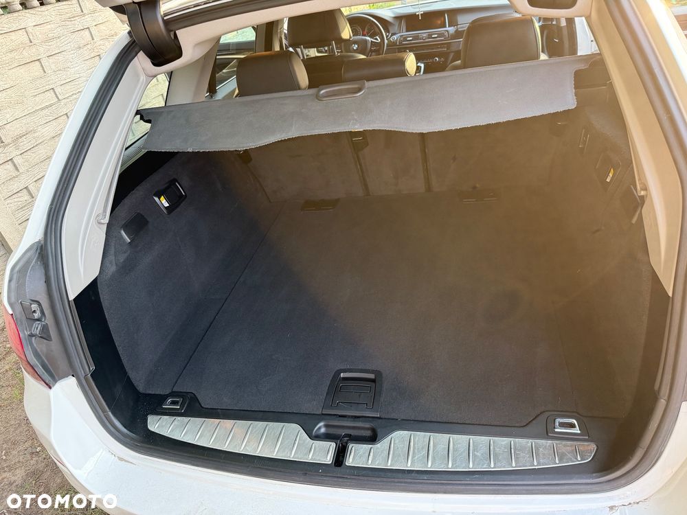 BMW Seria 5 520d xDrive - 23