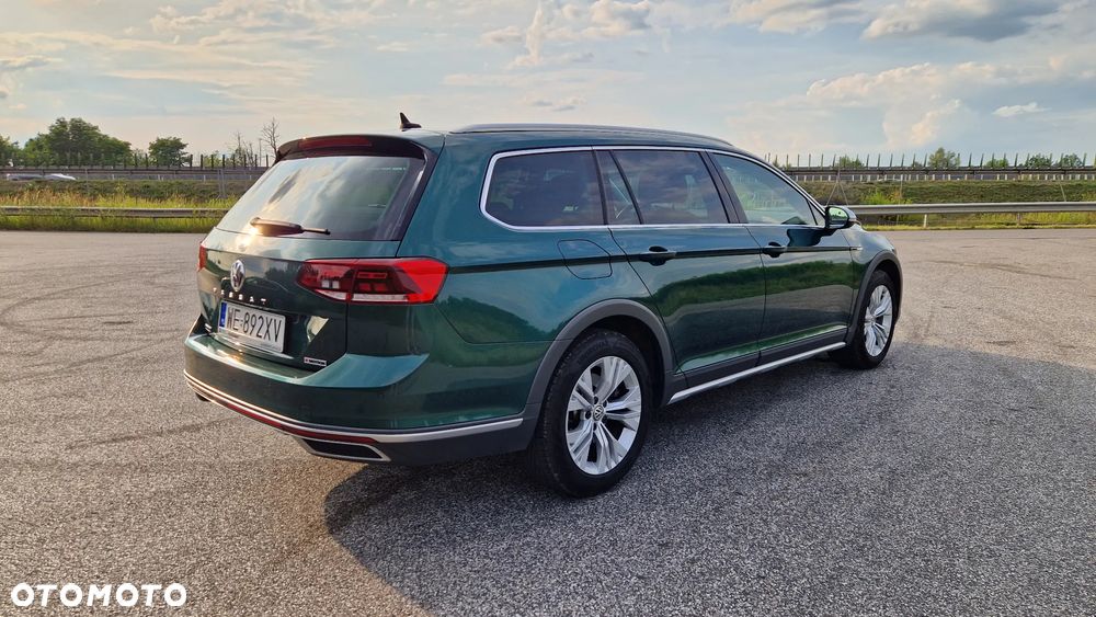Volkswagen Passat - 4