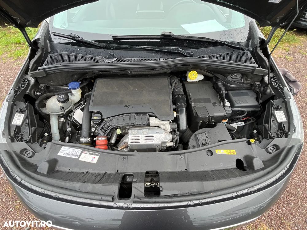 Peugeot 2008 1.2 PureTech Turbo S&S Allure - 4