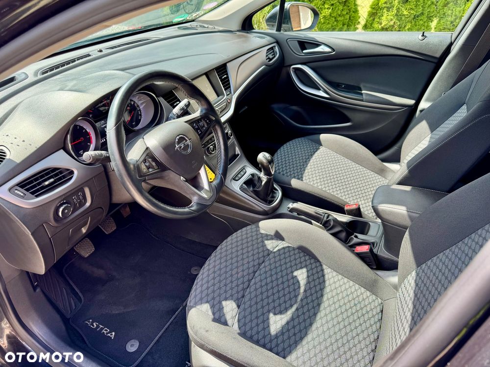 Opel Astra 1.4 Turbo Business - 17