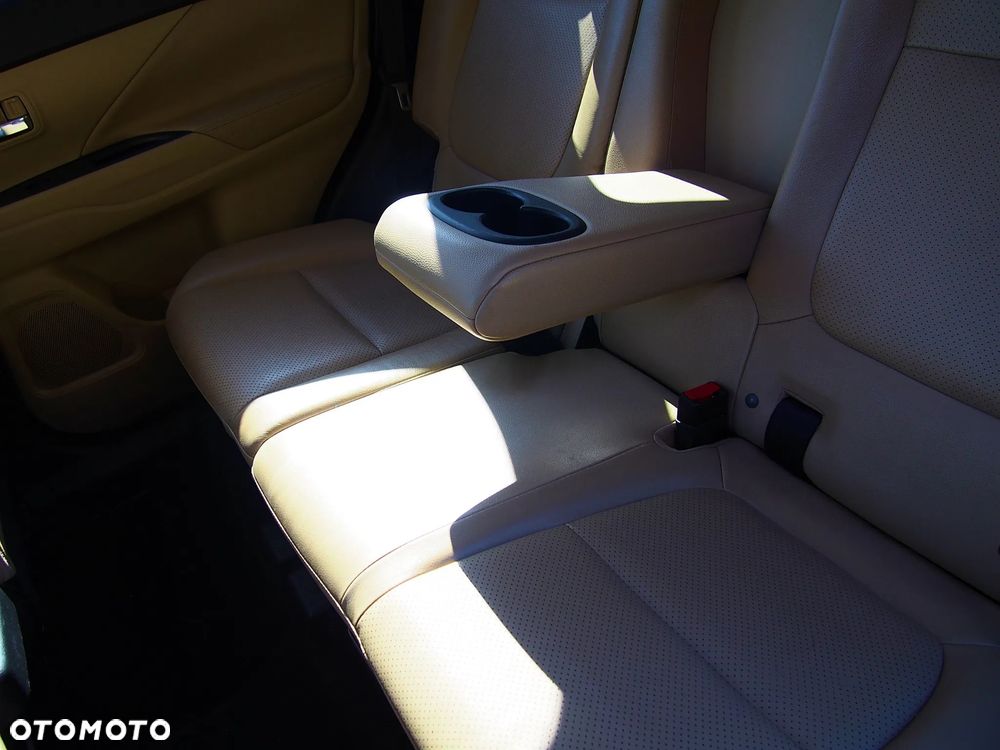 Mitsubishi Outlander - 19