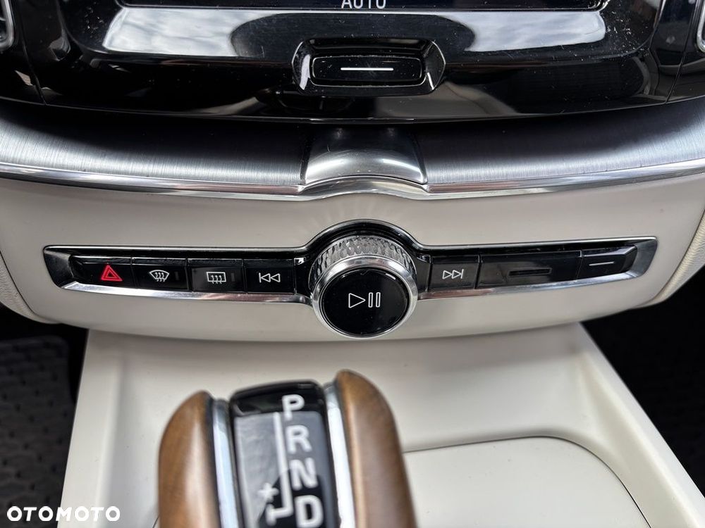 Volvo XC 60 T5 AWD Momentum Pro - 14