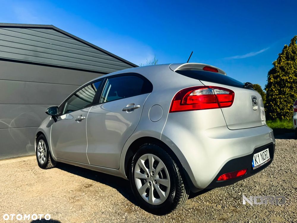 Kia Rio 1.2 L - 7