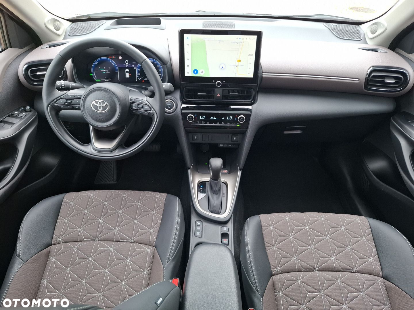 Toyota Yaris Cross - 12