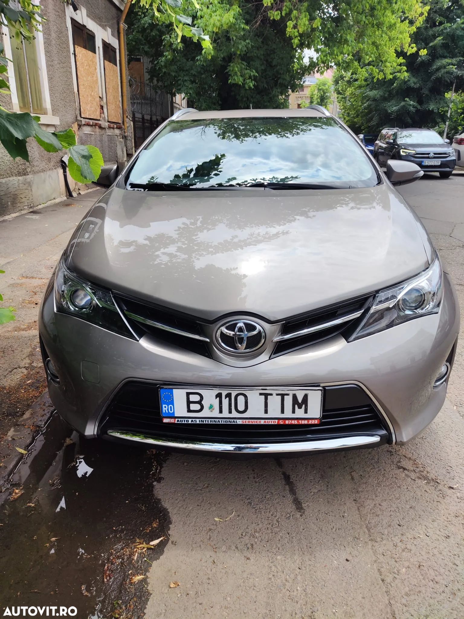 Toyota Auris 1.6 L Valvematic Luna - 1