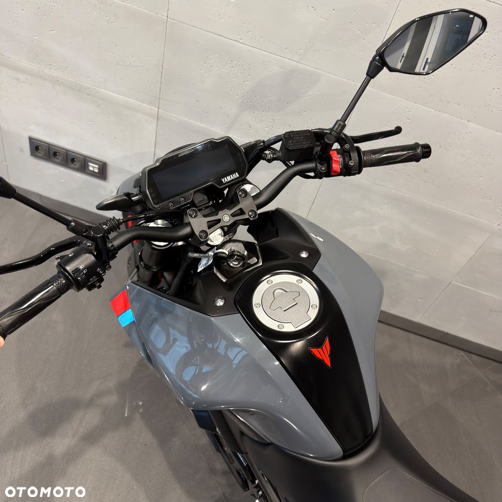 Yamaha MT - 12