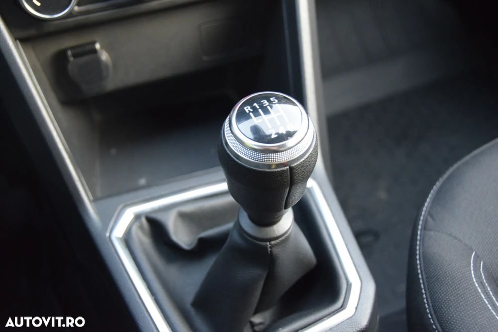 Dacia Logan TCe 90 MT6 Comfort - 29