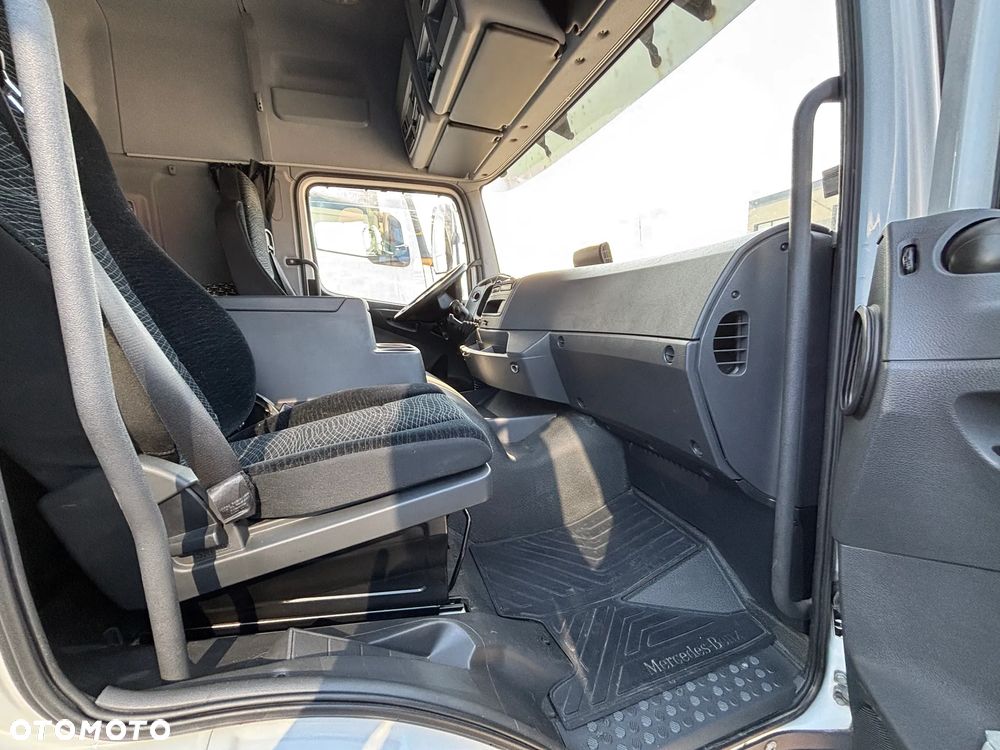 Mercedes-Benz ATEGO 1227 kontener z windą ,  kabina sypialna , webasto, klimatyzacja, niski przebieg , bezwypadkowy. (nie 1224, 1230) - 20