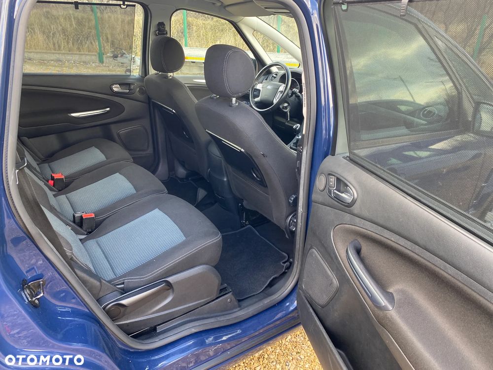 Ford S-Max - 11