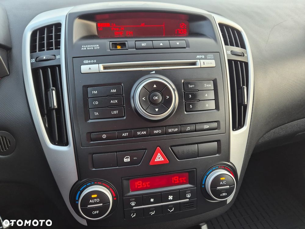 Kia Ceed 1.6 CRDi Spirit - 15