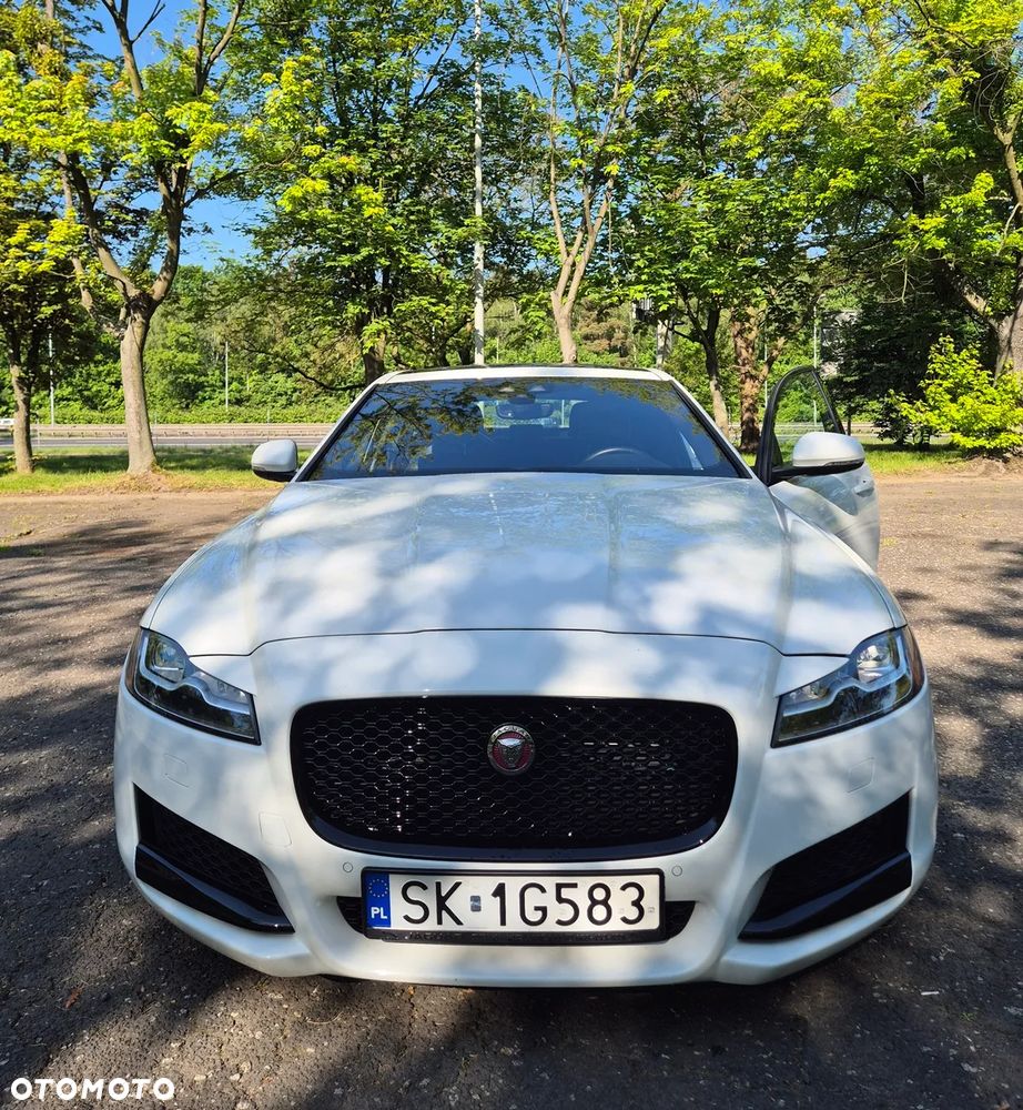 Jaguar XF 2.0 T Prestige - 3
