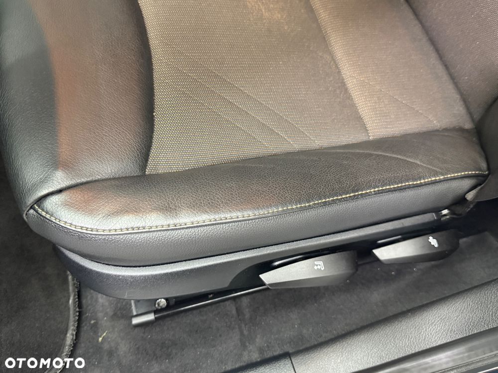 BMW X1 xDrive18d - 17