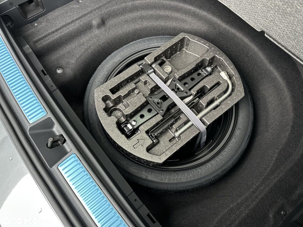 Volkswagen Passat - 36