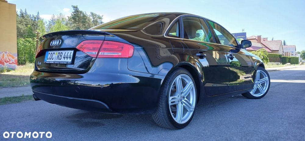 Audi A4 Limousine - 4