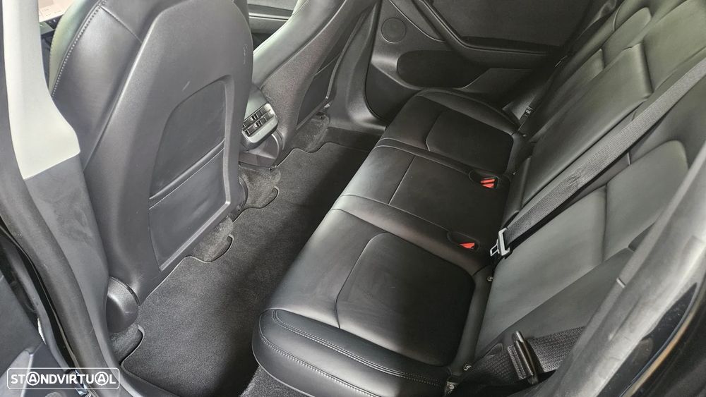 Tesla Model Y Long Range Dual Motor AWD - 26