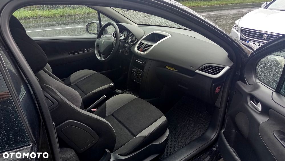 Peugeot 207 - 12