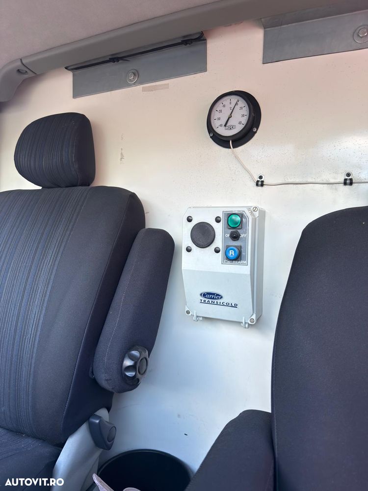 Renault TRAFIC - 12