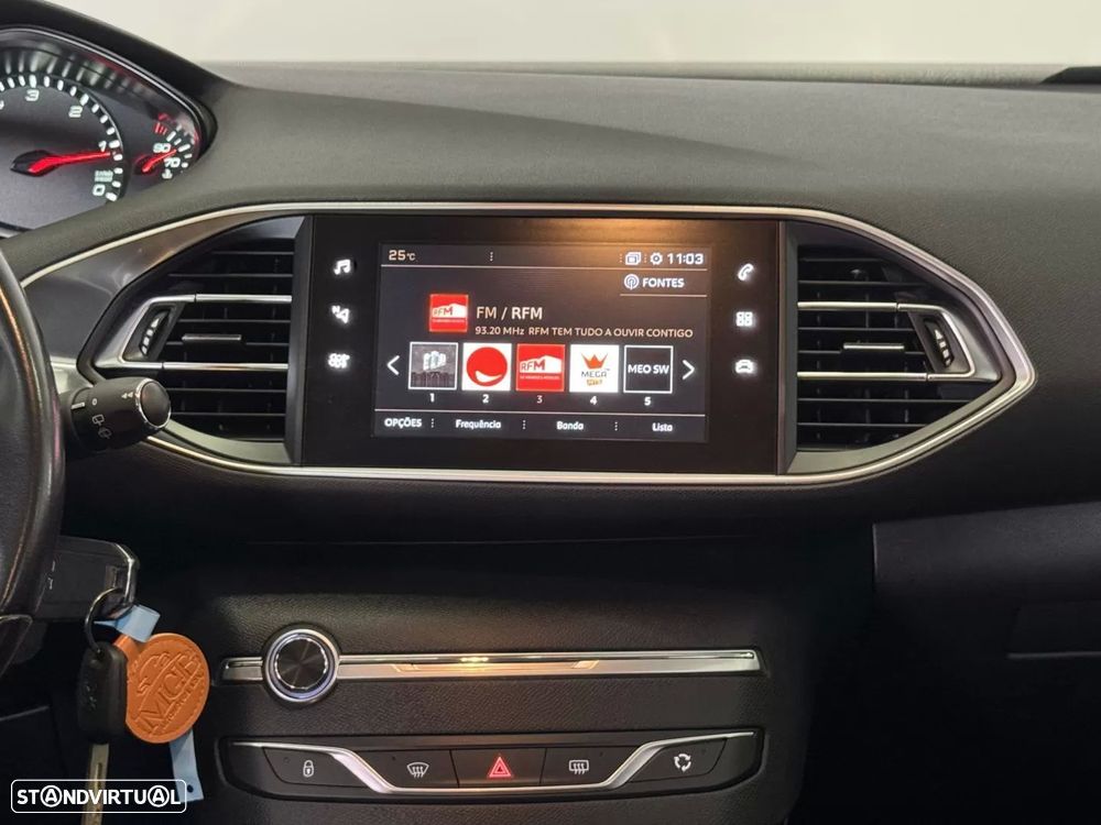 Peugeot 308 SW 1.5 BlueHDi Style J17 - 26