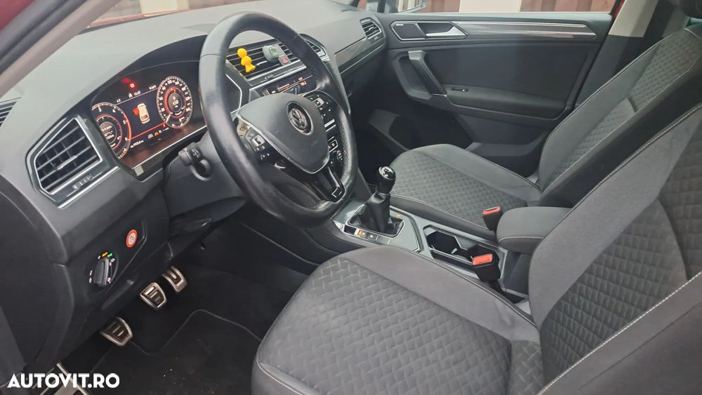 Volkswagen Tiguan 2.0 TDI SCR R-Line - 16