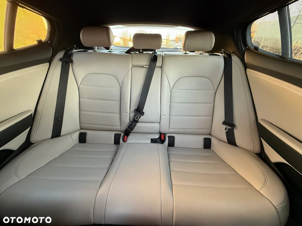 Kia Stinger 3.3 T-GDI AWD GT - 10